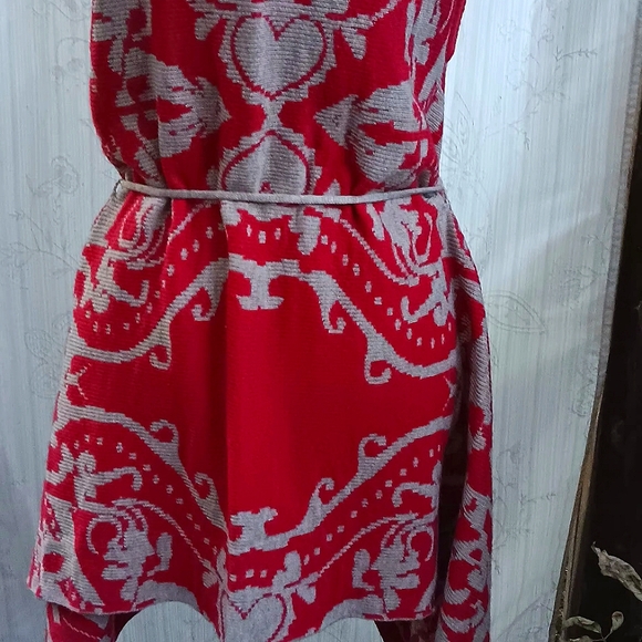 BCBG SWEATER - Picture 3 of 6